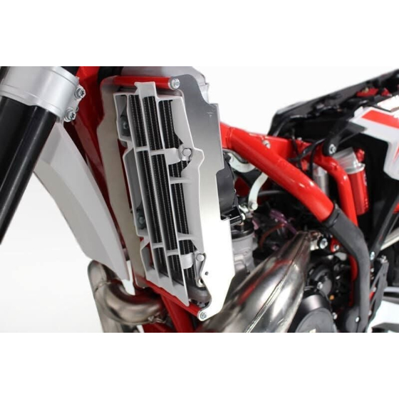 Предпазители за радиатор AXP RACING RR125-300 20-23 RD AX1552