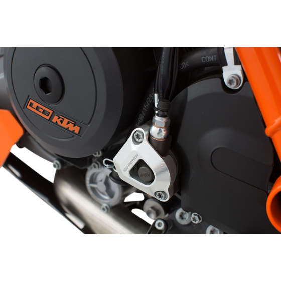 Протектор за помпа съединител SW-MOTECH CLUTCH SLAVE CYL GUARD ADVENTURE 1050 ABS
