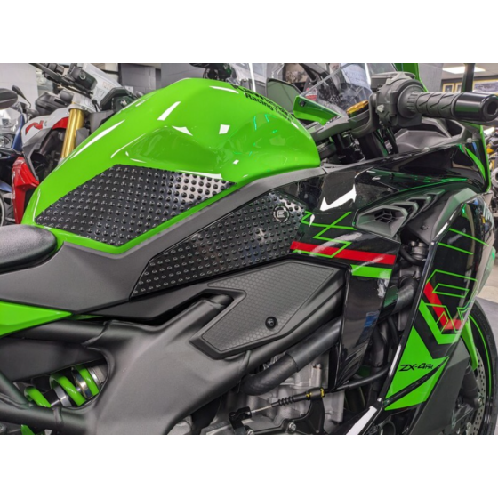 Протектор за резервоар R&amp;G RACING Eazi-Grip Evo Tank Traction Pads Set - Black Kawasaki ZX-4RR 23-25